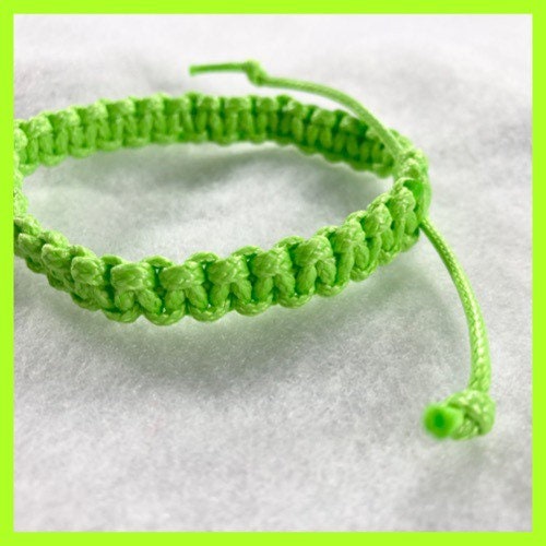 St Patrick’s Green Bracelet, Woven Bracelet, Rakhi Bracelet, Green Friendship Bracelet, Macrame Bracelet