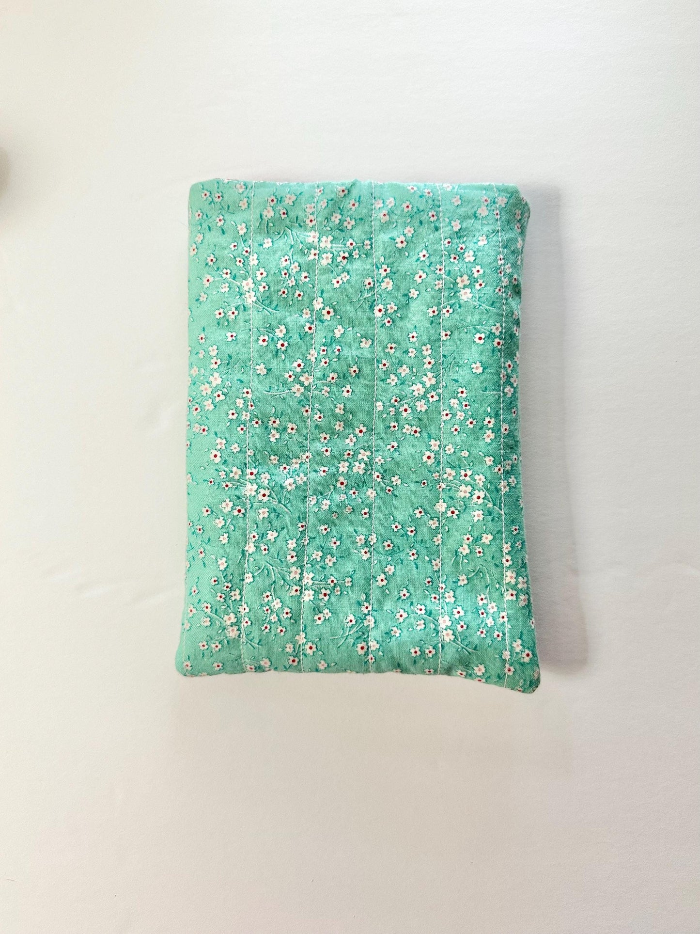 Teal Floral Mini Book Sleeve 5x7 – Quilted Spring Travel Pouch with Red Button Closure, Small Journal Cover, Devotional Case, Handmade Gift