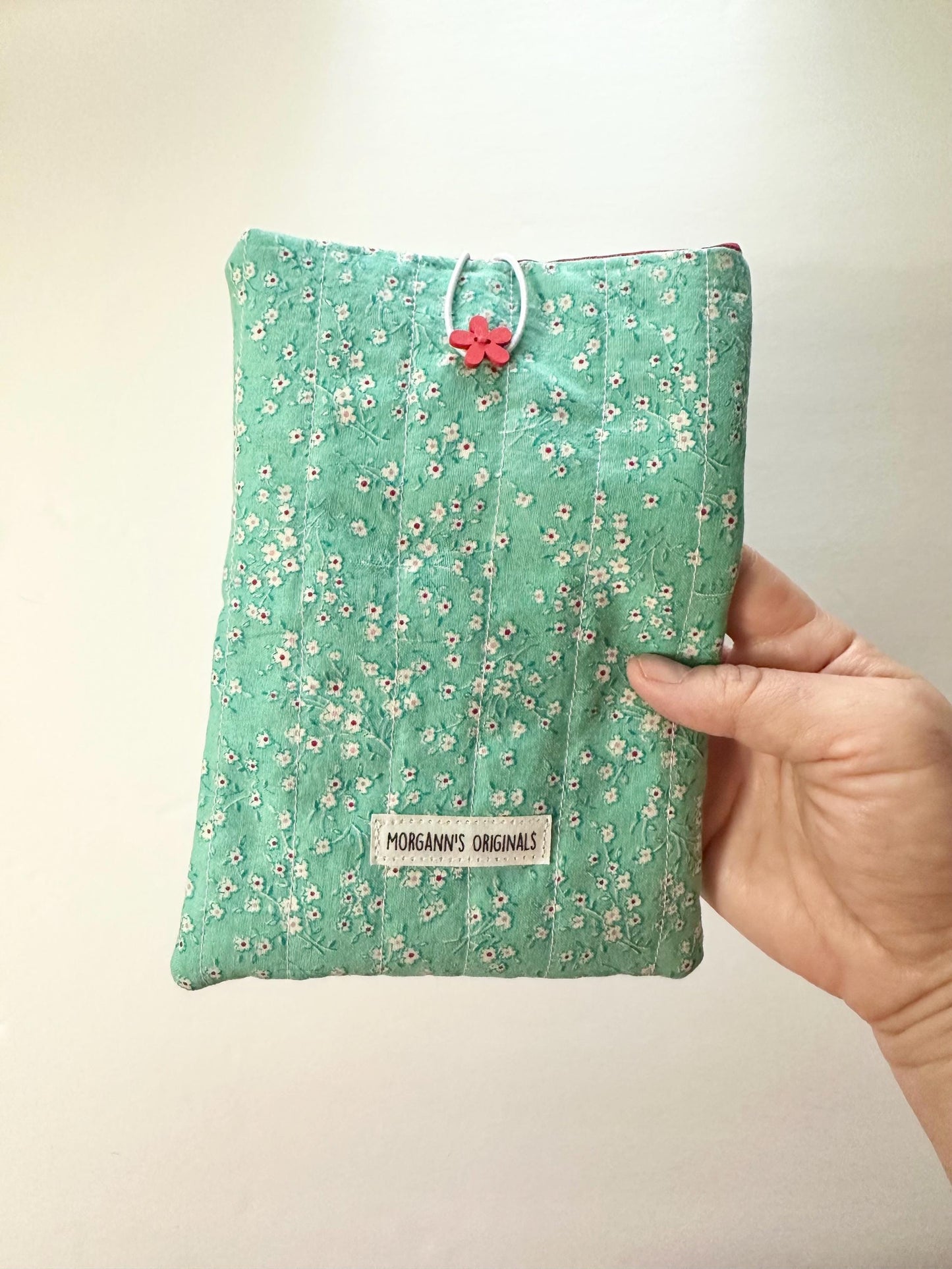 Teal Floral Mini Book Sleeve 5x7 – Quilted Spring Travel Pouch with Red Button Closure, Small Journal Cover, Devotional Case, Handmade Gift