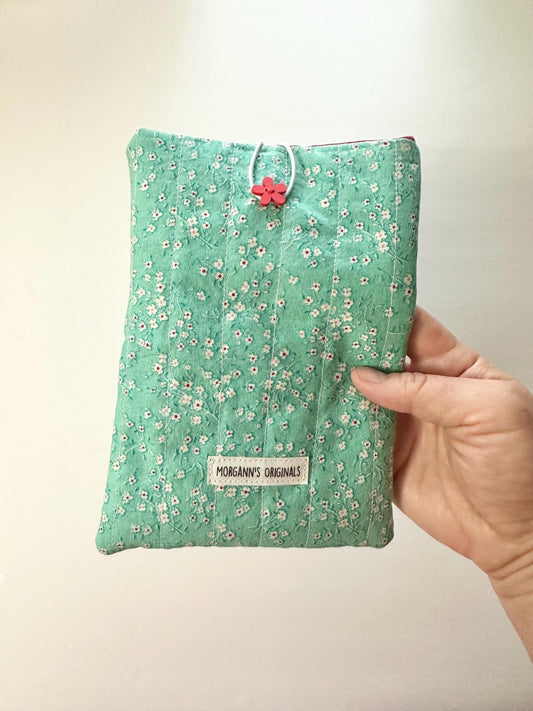 Teal Floral Mini Book Sleeve 5x7 – Quilted Spring Travel Pouch with Red Button Closure, Small Journal Cover, Devotional Case, Handmade Gift
